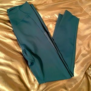 GYMSHARK Teal Venture Legging with mesh pockets
